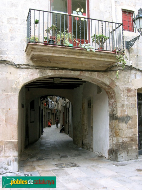 Barcelona - Volta dels Cecs de Sant Cugat (Foto: Albert Esteves, 2006) Barcelona - Volta dels Cecs de Sant Cugat