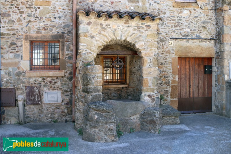 Cruïlles - Pou del segle XVII (Foto: Albert Esteves, 2020) Cruïlles - Pou del segle XVII