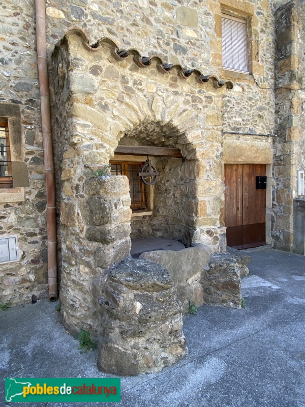 Cruïlles - Pou del segle XVII (Foto: Albert Esteves, 2020) Cruïlles - Pou del segle XVII