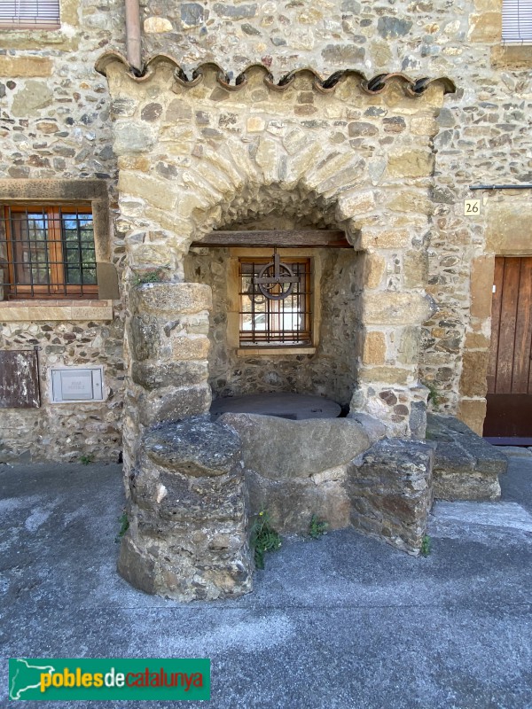 Cruïlles - Pou del segle XVII (Foto: Albert Esteves, 2020) Cruïlles - Pou del segle XVII