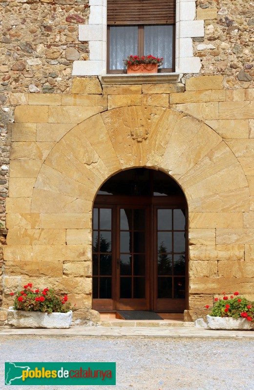 Cruïlles - Torre Mirona o de Caramany (Foto: Albert Esteves, 2019) Cruïlles - Torre Mirona o de Caramany