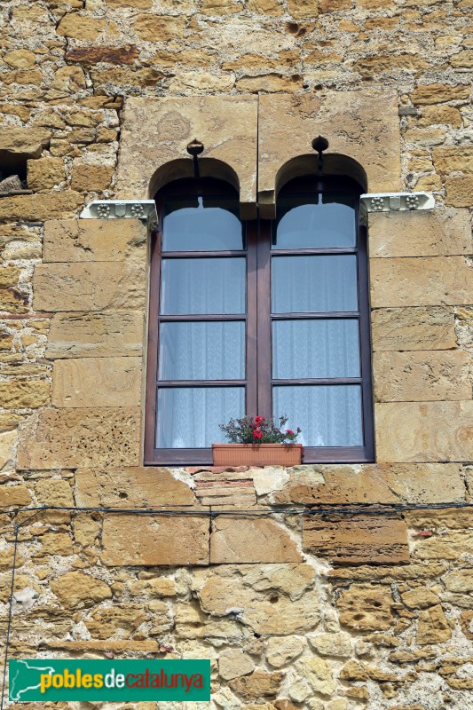 Cruïlles - Torre Mirona o de Caramany (Foto: Albert Esteves, 2019) Cruïlles - Torre Mirona o de Caramany