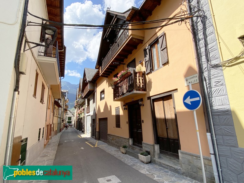 Bossòst. Carrer Major (Foto: Albert Esteves, 2020) Bossòst. Carrer Major