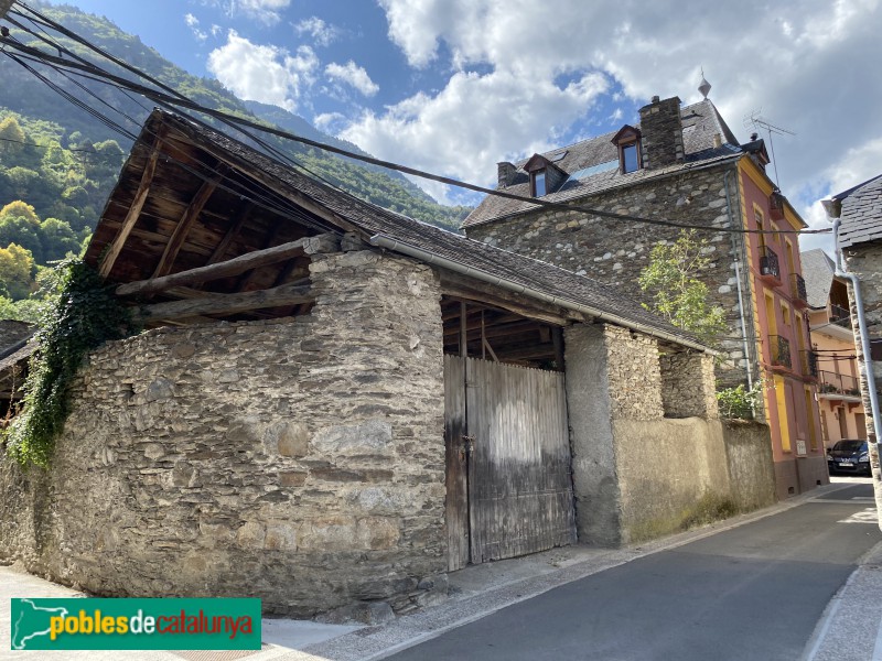 Les. Una borda (Foto: Albert Esteves, 2020) Les. Una borda