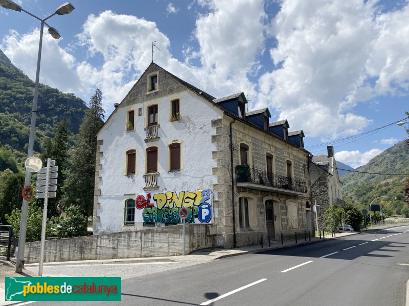 Una casa de Les (Foto: Albert Esteves, 2020) Una casa de Les