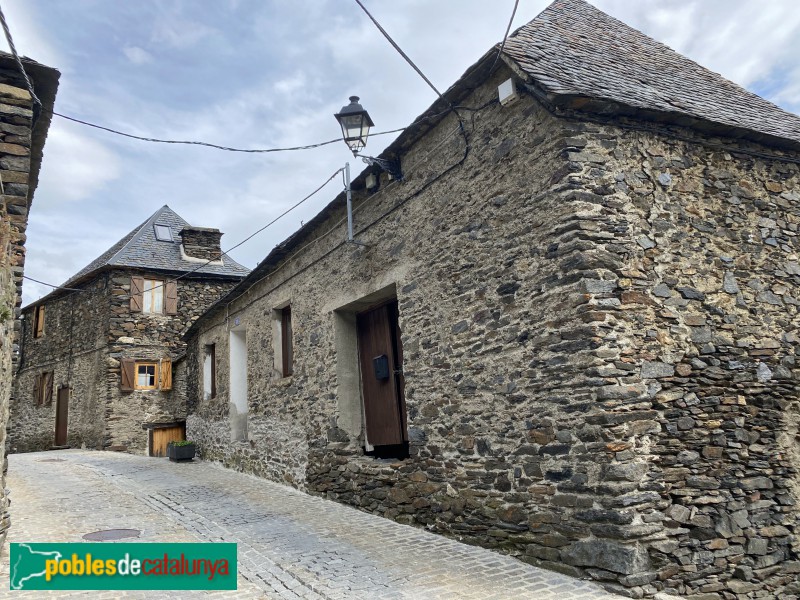 Cases de Vilamòs (Foto: Albert Esteves, 2020) Cases de Vilamòs