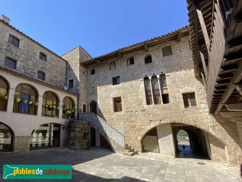 Breda - Palau de l'Abat (Foto: Albert Esteves, 2020) Breda - Palau de l'Abat