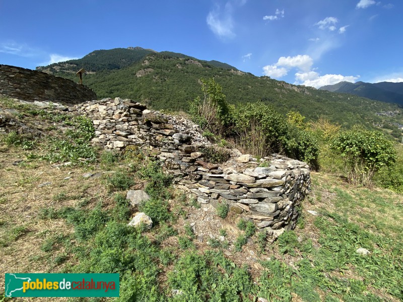 Es Bòrdes - Restes del Castell Lleó (Foto: Albert Esteves, 2020) Es Bòrdes - Restes del Castell Lleó