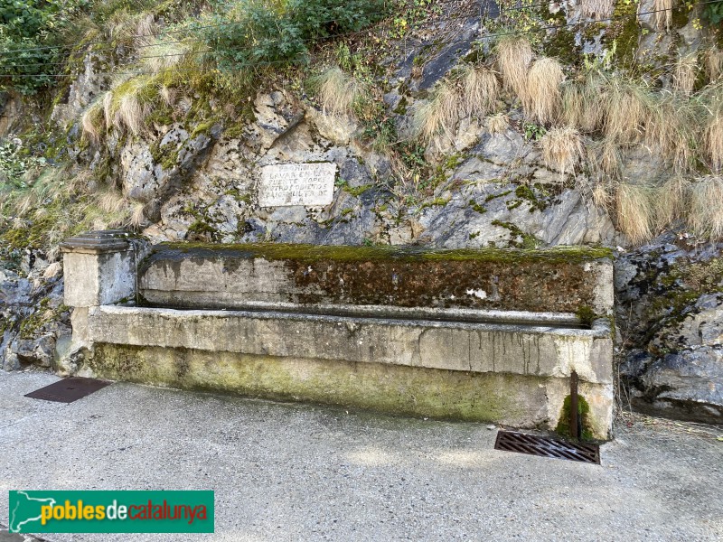 Es Bòrdes. Font i abeurador (Foto: Albert Esteves, 2020) Es Bòrdes. Font i abeurador
