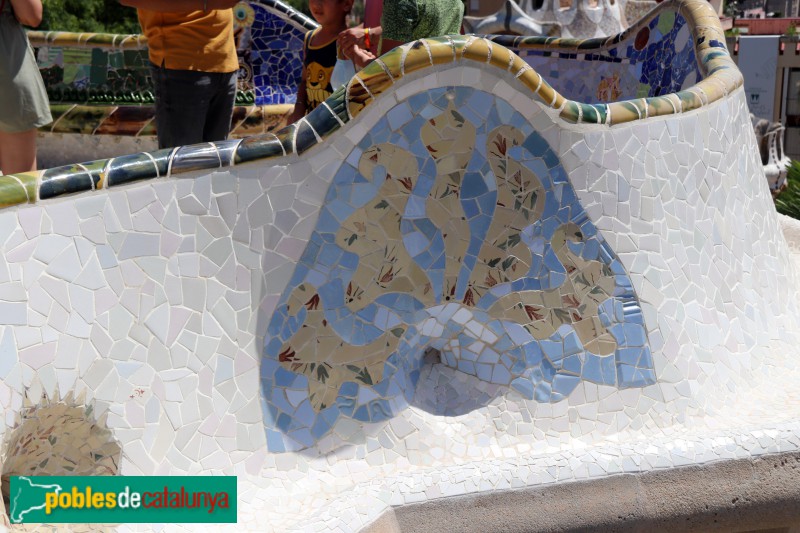 Barcelona - Park Güell. Plaça (Foto: Albert Esteves, 2020) Barcelona - Park Güell. Plaça