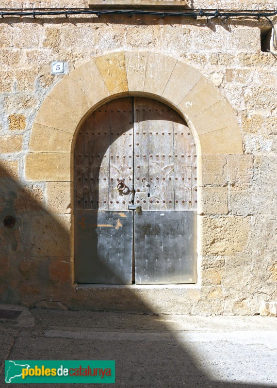 El Soleràs - Portal adovellat (Foto: Albert Esteves, 2020) El Soleràs - Portal adovellat