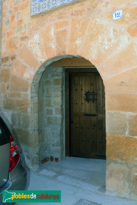 El Soleràs - Portal adovellat (Foto: Albert Esteves, 2020) El Soleràs - Portal adovellat