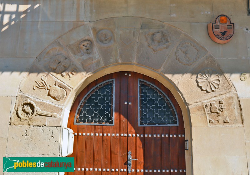 La Granadella - Portal de Cal Baltrons (Foto: Albert Esteves, 2020) La Granadella - Portal de Cal Baltrons