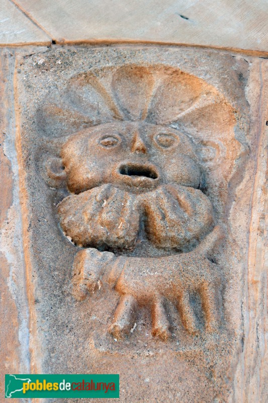 La Granadella - Portal de Cal Baltrons (Foto: Albert Esteves, 2020) La Granadella - Portal de Cal Baltrons