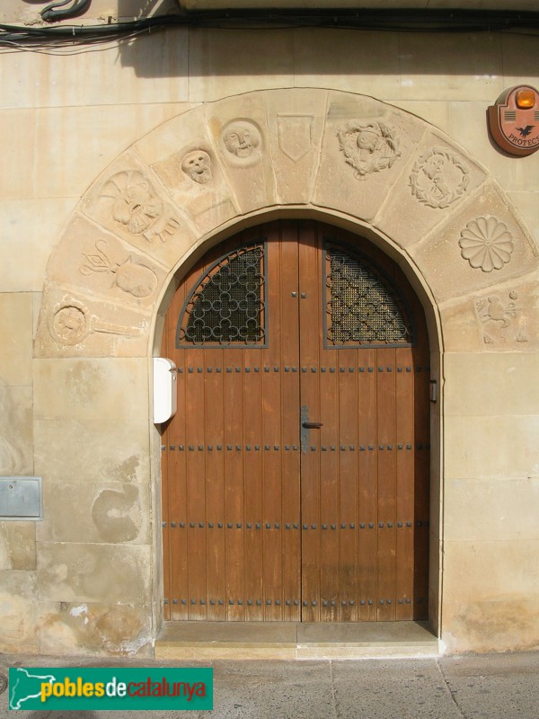 La Granadella - Portal de Cal Baltrons (Foto: Joan Yeguas) La Granadella - Portal de Cal Baltrons