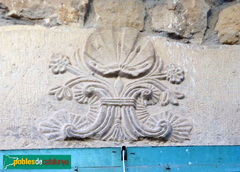 El Vilosell - Escut del segle XVIII en una llinda (Foto: Albert Esteves, 2020) El Vilosell - Escut del segle XVIII en una llinda