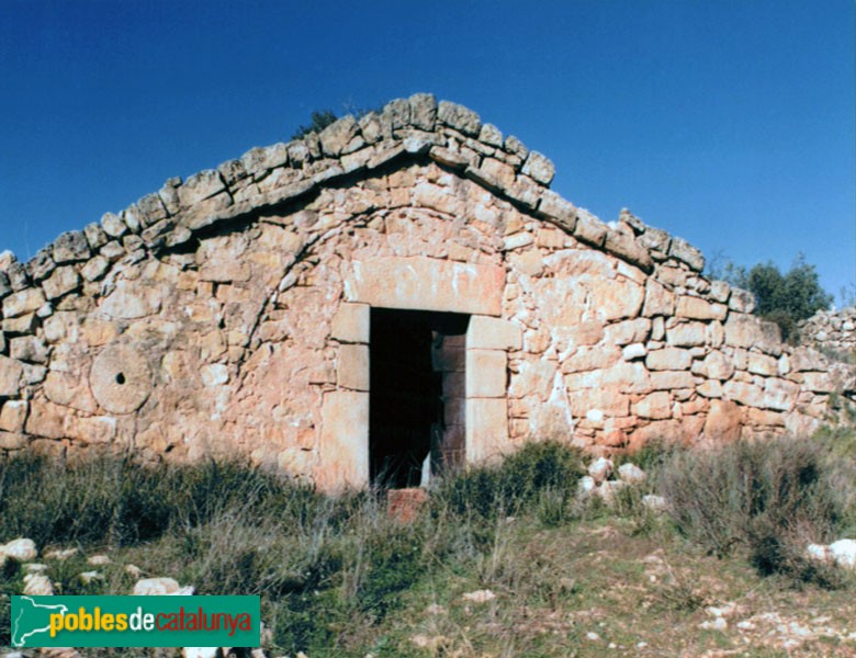 La Pobla de Cérvoles - Cabana de pedra seca (Foto: Josep Galofré -calaix.gencat.cat-, 1997) La Pobla de Cérvoles - Cabana de pedra seca