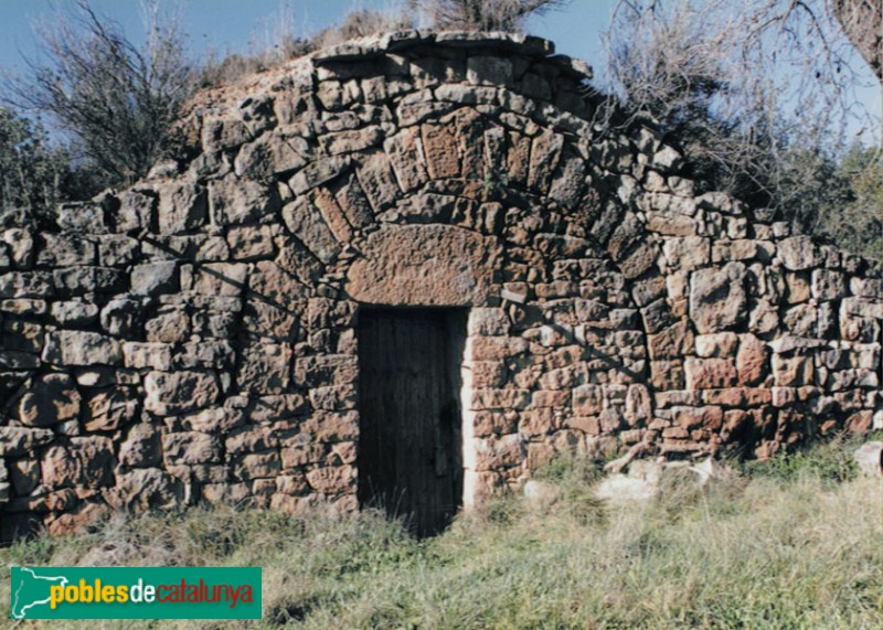 La Pobla de Cérvoles - Cabana de pedra seca (Foto: Josep Galofré -calaix.gencat.cat-, 1997) La Pobla de Cérvoles - Cabana de pedra seca