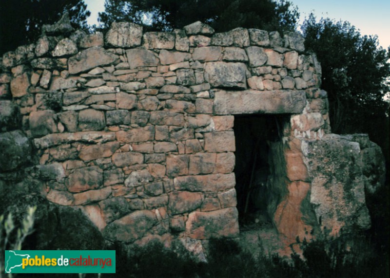 La Pobla de Cérvoles - Cabana de pedra seca (Foto: Josep Galofré -calaix.gencat.cat-, 1997) La Pobla de Cérvoles - Cabana de pedra seca