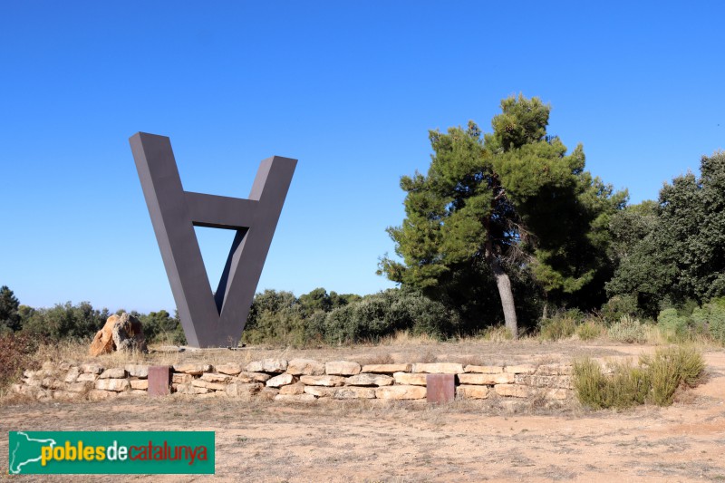 La Pobla de Cérvoles - Cap de Bou (Joan Brossa) (Foto: Albert Esteves, 2020) La Pobla de Cérvoles - Cap de Bou (Joan Brossa)