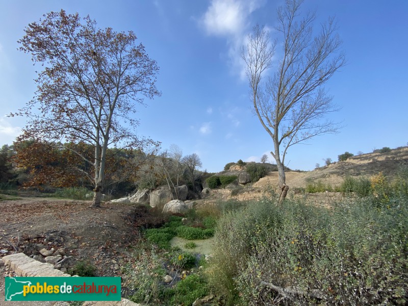 Cervià de les Garrrigues - El riu Set al costat del molí de les Besses (Foto: Albert Esteves, 2020) Cervià de les Garrrigues - El riu Set al costat del molí de les Besses