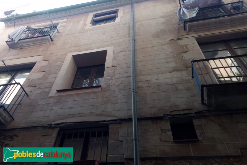 Barcelona - Carrer Lledó, 3. Façana lateral del carrer Baixada de Caçador (Foto: Otto Bracke, 2018) Barcelona - Carrer Lledó, 3. Façana lateral del carrer Baixada de Caçador