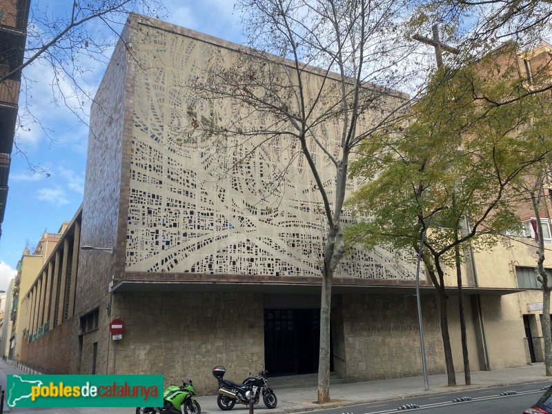 Barcelona - Església de l'Esperit Sant (Foto: Albert Esteves, 2021) Barcelona - Església de l'Esperit Sant