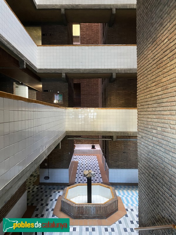 Barcelona - Casa del Pati (Rda. Guinardó, 44) (Foto: Albert Esteves, 2021) Barcelona - Casa del Pati (Rda. Guinardó, 44)