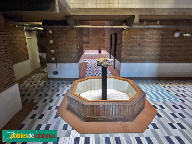 Barcelona - Casa del Pati (Rda. Guinardó, 44) (Foto: Albert Esteves, 2021) Barcelona - Casa del Pati (Rda. Guinardó, 44)