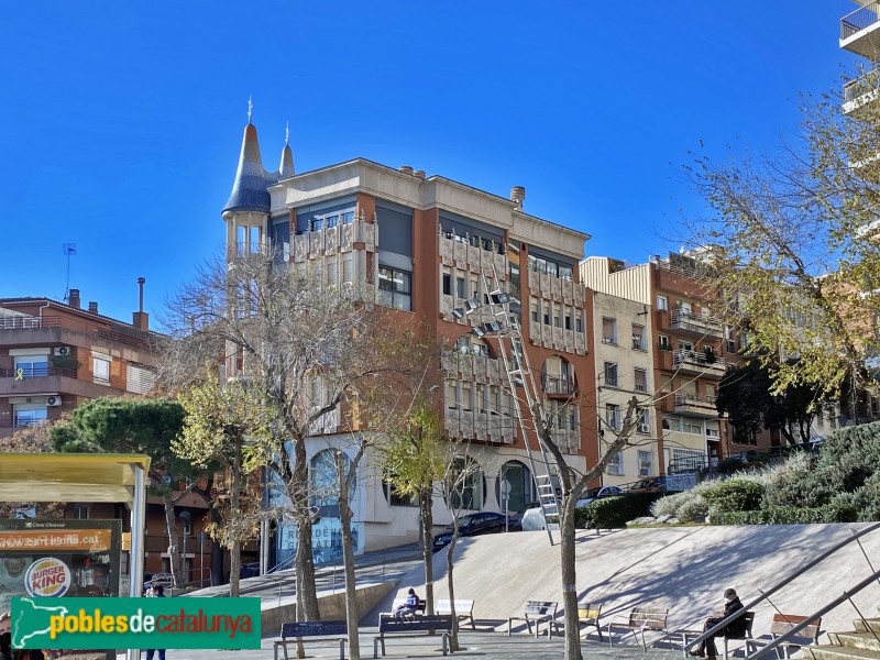 Barcelona - Plaça Font Castellana, 4 (Foto: Albert Esteves, 2021) Barcelona - Plaça Font Castellana, 4