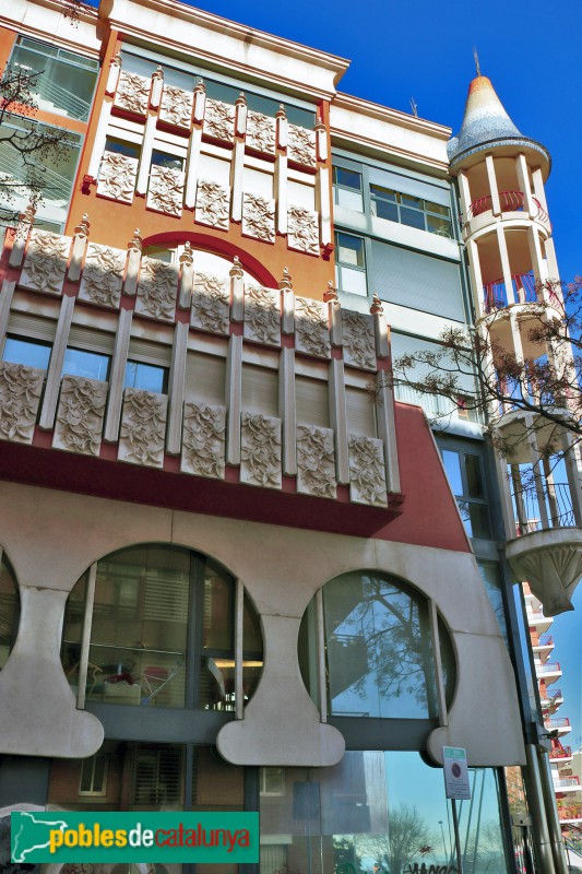 Barcelona - Plaça Font Castellana, 4 (Foto: Albert Esteves, 2021) Barcelona - Plaça Font Castellana, 4