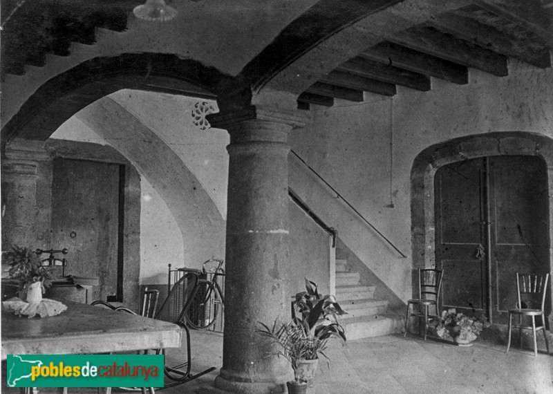Premià de Dalt - Interior de Can Werboom (Foto: <i>Lluís Bonet Garí -Arxiu Fotogràfic Centre Excursionista de Catalunya-</i>, entre 1913 i 1933) Premià de Dalt - Interior de Can Werboom
