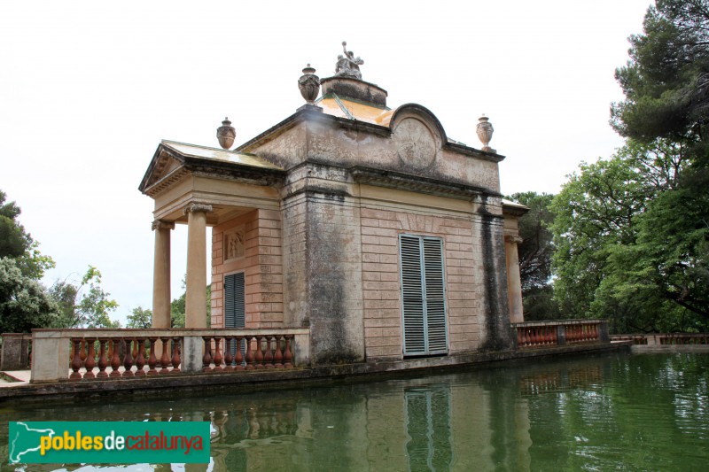 Barcelona - Jardins del Laberint d'Horta. Pavelló de Carles IV (Foto: Albert Esteves, 2014) Barcelona - Jardins del Laberint d'Horta. Pavelló de Carles IV