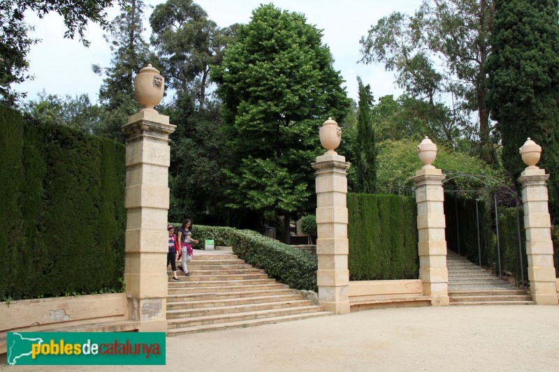 Barcelona - Jardins del Laberint d'Horta. Plaça del Lleó (Foto: Albert Esteves, 2014) Barcelona - Jardins del Laberint d'Horta. Plaça del Lleó