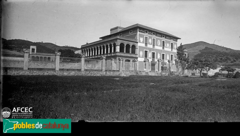Barcelona - Can Sangenís (Foto: Òscar Torras - Arxiu Fotogràfic Centre Excursionista de Catalunya, 1922) Barcelona - Can Sangenís