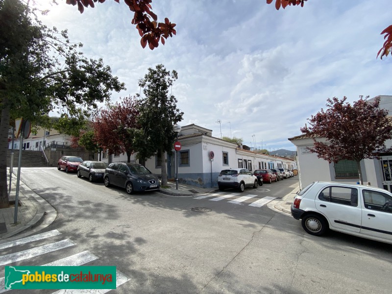 Barcelona - Cases Barates (Can Peguera) (Foto: Albert Esteves) Barcelona - Cases Barates (Can Peguera)