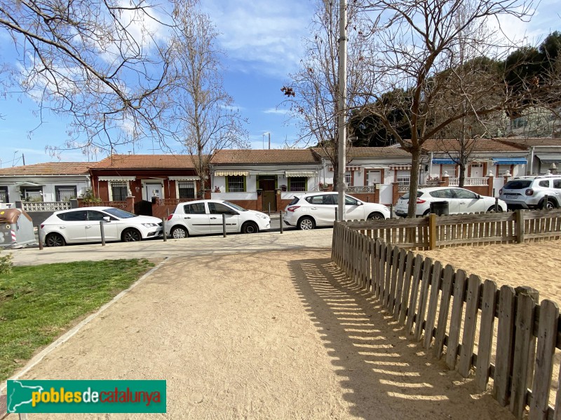 Barcelona - Cases Barates (Can Peguera) (Foto: Albert Esteves, 2021) Barcelona - Cases Barates (Can Peguera)