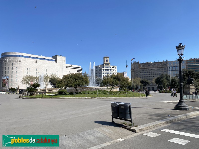 Barcelona - Plaça Catalunya (Foto: Albert Esteves, 2021) Barcelona - Plaça Catalunya