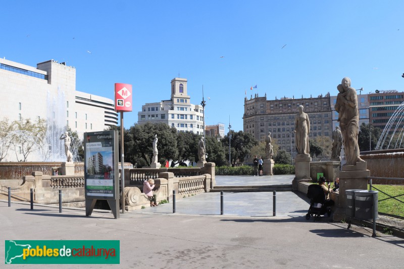 Barcelona - Plaça Catalunya (Foto: Albert Esteves, 2021) Barcelona - Plaça Catalunya