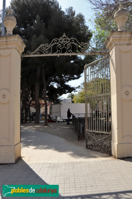 L'Hospitalet de Llobregat - Torre Barrina (Foto: Albert Esteves, 2021) L'Hospitalet de Llobregat - Torre Barrina