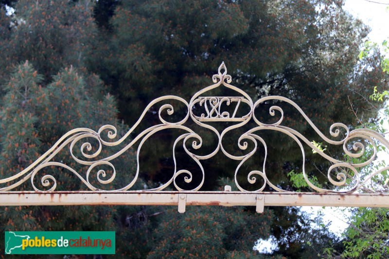 L'Hospitalet de Llobregat - Torre Barrina (Foto: Albert Esteves, 2021) L'Hospitalet de Llobregat - Torre Barrina