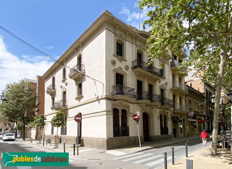 L'Hospitalet de Llobregat - Casa Josep Oliveras (Foto: Albert Esteves, 2021) L'Hospitalet de Llobregat - Casa Josep Oliveras