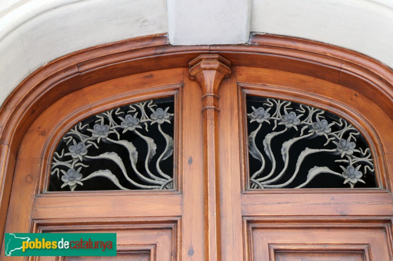 L'Hospitalet de Llobregat - Casa Josep Oliveras (Foto: Albert Esteves, 2021) L'Hospitalet de Llobregat - Casa Josep Oliveras