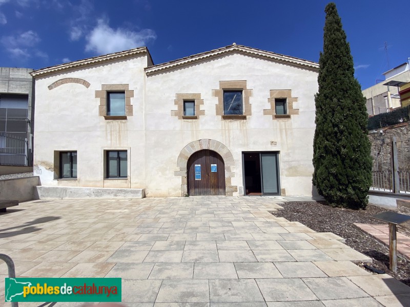 L'Hospitalet de Llobregat - Can Riera (Foto: Albert Esteves, 2021) L'Hospitalet de Llobregat - Can Riera