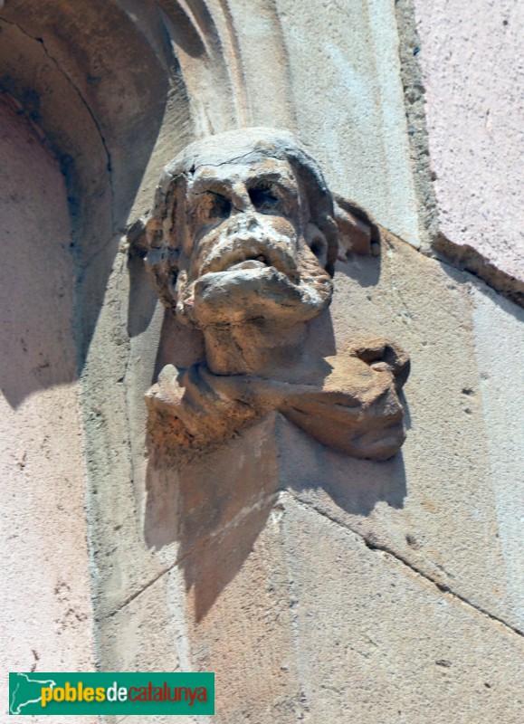 L'Hospitalet de Llobregat - Casa de les Finestres Gòtiques (Foto: Albert Esteves, 2021) L'Hospitalet de Llobregat - Casa de les Finestres Gòtiques