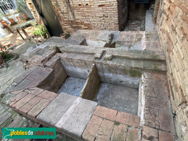 L'Hospitalet de Llobregat - Safareig del carrer Xipreret (Foto: Albert Esteves, 2021) L'Hospitalet de Llobregat - Safareig del carrer Xipreret