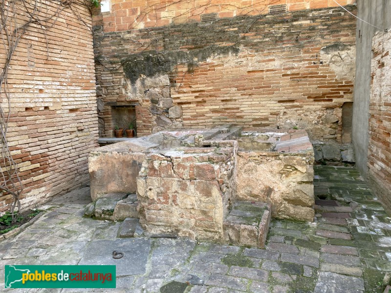 L'Hospitalet de Llobregat - Safareig del carrer Xipreret (Foto: Albert Esteves, 2021) L'Hospitalet de Llobregat - Safareig del carrer Xipreret