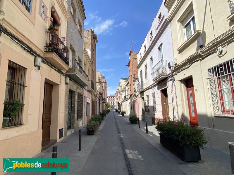 L'Hospitalet de Llobregat - Carrer Roselles (Foto: Albert Esteves, 2021) L'Hospitalet de Llobregat - Carrer Roselles
