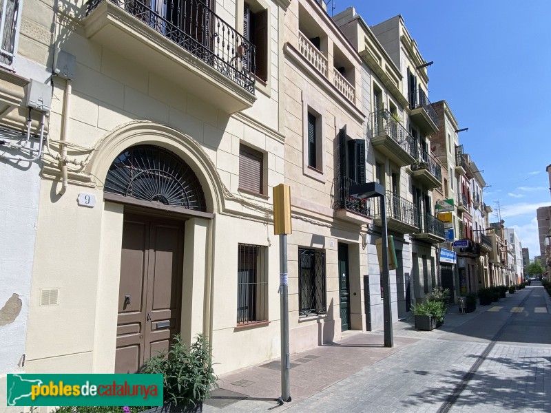 L'Hospitalet de Llobregat - Carrer Roselles (Foto: Albert Esteves, 2021) L'Hospitalet de Llobregat - Carrer Roselles