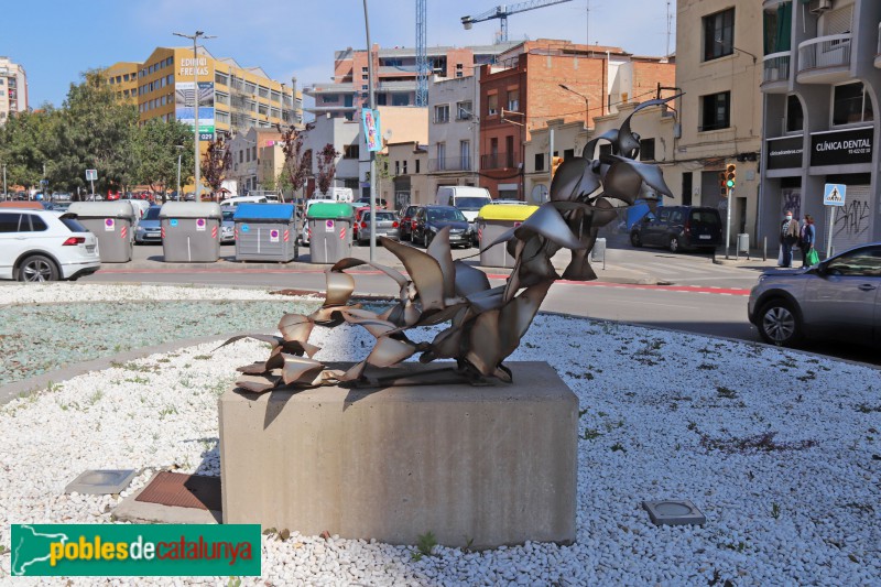 L'Hospitalet de Llobregat - Escultura <i>Vol de coloms</i> (Foto: Albert Esteves, 2021) L'Hospitalet de Llobregat - Escultura <i>Vol de coloms</i>